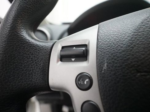 Used 2012 Nissan Rogue SV image 17