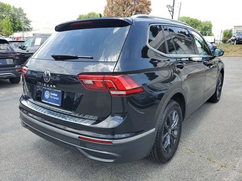 Used 2024 Volkswagen Tiguan SE w/ Panoramic Sunroof Package FWD image 4