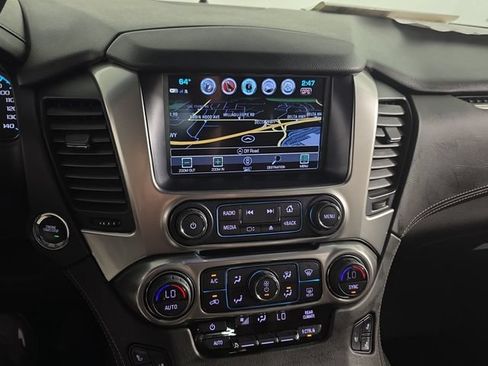 Used 2019 Chevrolet Suburban Premier w/ Premier Plus Edition AWD/4WD image 14