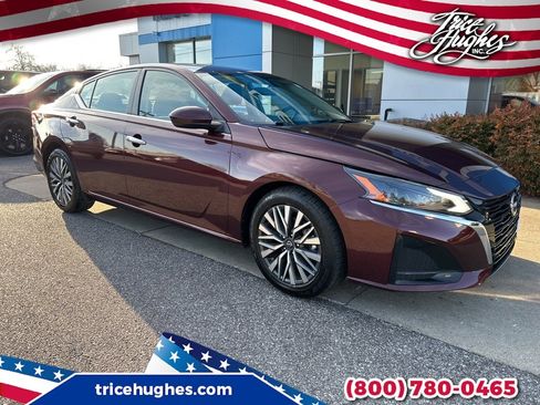 Used 2023 Nissan Altima 2.5 SV image 1