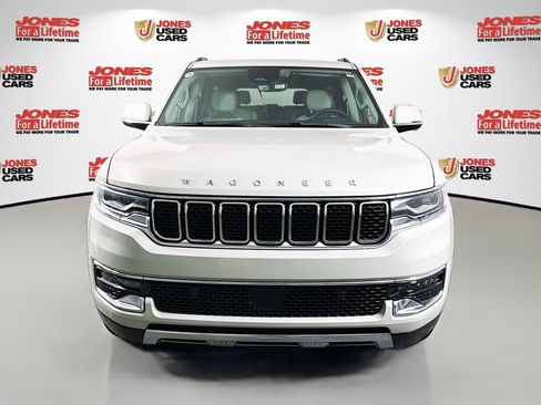 Used 2022 Jeep Wagoneer Series III w/ Flexible Seating Group image 13