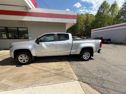 Used 2019 Chevrolet Colorado LT w/ LT Convenience Package AWD/4WD image 14