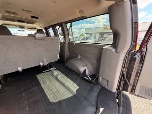 Used 2010 GMC Savana 1500 LS RWD image 31