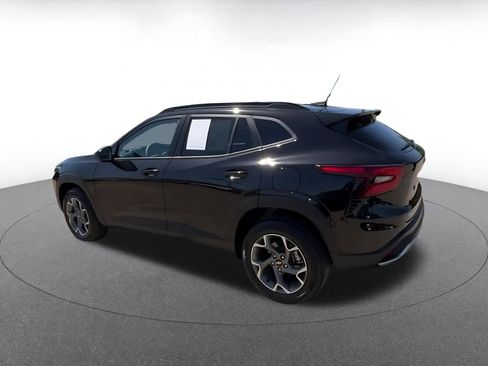 Used 2025 Chevrolet Trax LT image 10