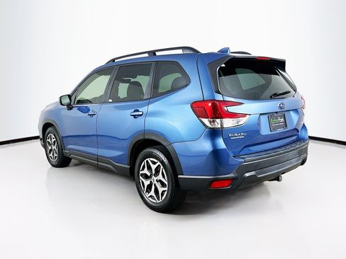 Used 2019 Subaru Forester Premium AWD/4WD image 5