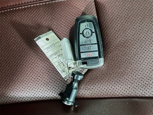 Used 2024 Ford Expedition Max Limited image 34