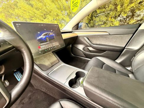 Used 2022 Tesla Model 3 Standard Range image 59