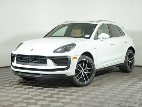 Certified 2023 Porsche Macan AWD/4WD image 1