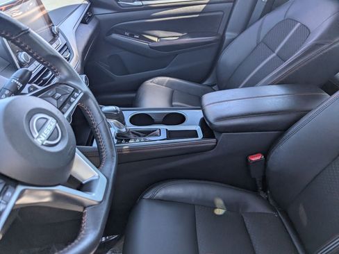 Certified 2025 Nissan Altima 2.5 SR image 19