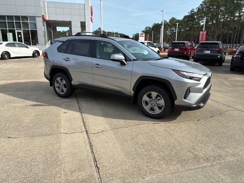 New 2025 Toyota RAV4 XLE image 9