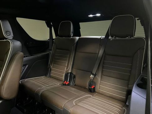 Used 2025 GMC Yukon Denali Ultimate w/ LPO, Floor Liner Package AWD/4WD image 48