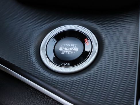 New 2025 Jeep Grand Cherokee Altitude image 31