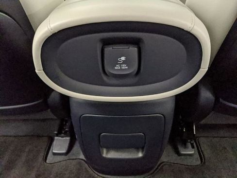 Used 2026 Hyundai Palisade Calligraphy AWD/4WD image 14