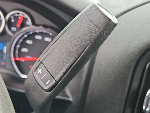 Used 2022 Chevrolet Silverado 2500 Custom w/ Custom Value Package image 25