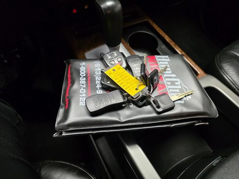 Used 2012 Nissan Titan SV image 22