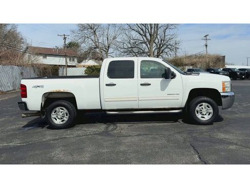 Used 2010 Chevrolet Silverado 2500 LT w/ Interior Plus Package image 9