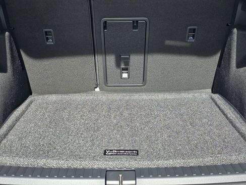 New 2026 Volkswagen Taos SEL image 22