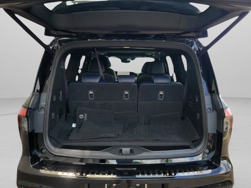 Certified 2026 INFINITI QX80 4WD w/ Sport Exterior Package image 28