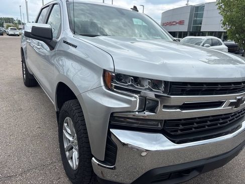 Used 2021 Chevrolet Silverado 1500 LT AWD/4WD image 3