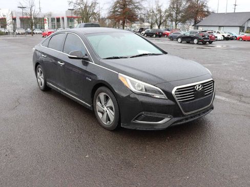 Used 2017 Hyundai Sonata Limited w/ Ultimate Package 02 image 3
