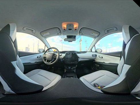 Used 2019 Toyota Prius LE image 33
