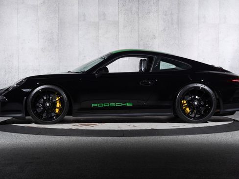 Used 2016 Porsche 911 R RWD image 14