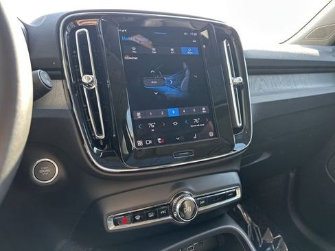 Certified 2025 Volvo XC40 B5 Core image 20