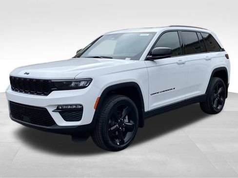New 2025 Jeep Grand Cherokee Limited w/ Black Appearance Package image 3