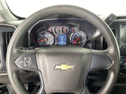 Used 2018 Chevrolet Silverado 2500 W/T AWD/4WD image 18