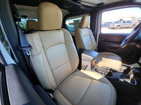 Used 2023 Jeep Wrangler Sport S image 30