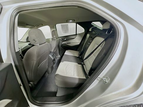 Used 2020 Chevrolet Equinox LS FWD image 26