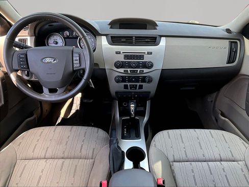 Used 2010 Ford Focus SE FWD image 7