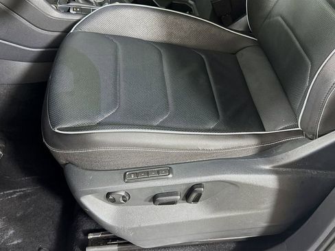 Used 2022 Volkswagen Tiguan SEL R-Line image 23