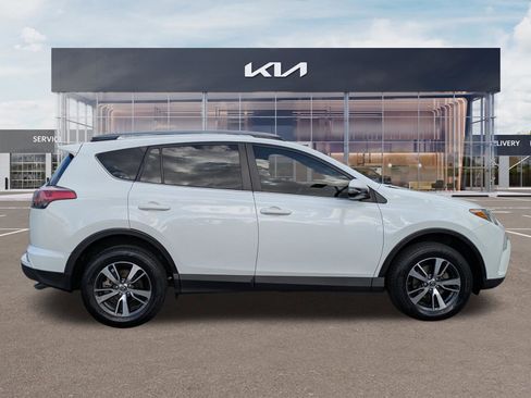 Used 2018 Toyota RAV4 XLE w/ Plus Extra Value Package FWD image 3