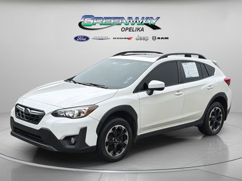 Used 2021 Subaru Crosstrek 2.0i Premium w/ Moonroof Package AWD/4WD image 3