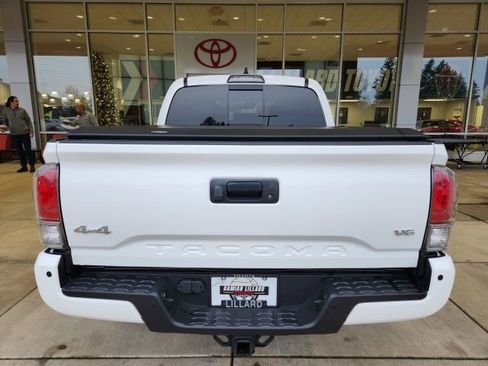 Used 2019 Toyota Tacoma Limited image 13