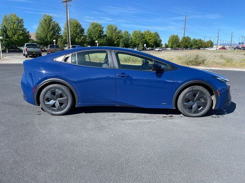 Used 2023 Toyota Prius LE AWD/4WD image 2
