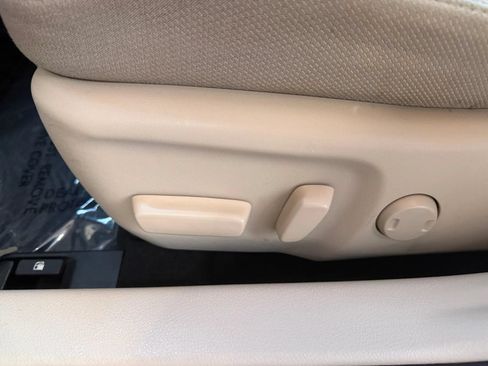 Used 2014 Toyota Camry LE FWD image 18