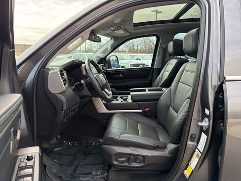 Used 2023 Toyota Tundra Limited image 11