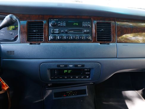 Used 1999 Lincoln Town Car Executive image 36