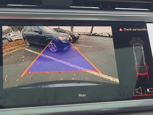 New 2025 Audi Q3 2.0T Premium image 10