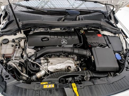 Used 2021 Mercedes-Benz GLA 250 4MATIC image 44