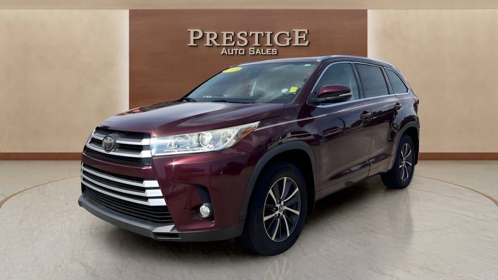 Used 2018 Toyota Highlander XLE AWD/4WD image 12