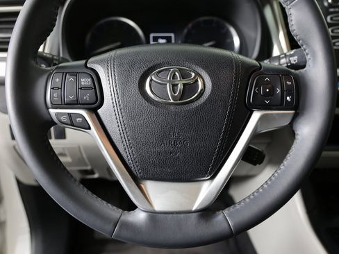 Used 2016 Toyota Highlander XLE image 15