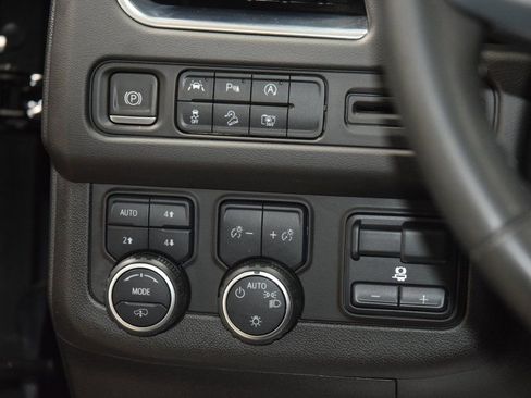 Used 2023 Chevrolet Tahoe Z71 w/ Z71 Off-Road Package AWD/4WD image 35