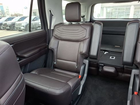 New 2025 Ford Expedition Platinum w/ Platinum Ultimate Package AWD/4WD image 12