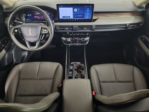 Used 2025 Lincoln Corsair Reserve FWD image 9
