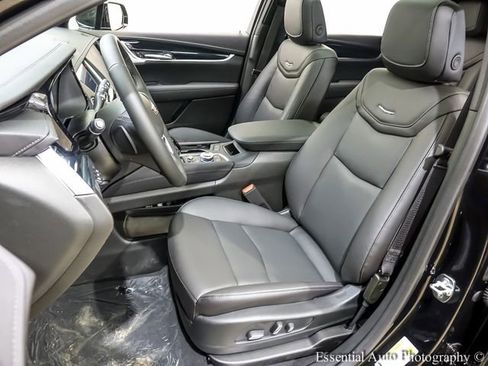 New 2026 Cadillac XT5 Premium Luxury w/ LPO, Floor Liner Package AWD/4WD image 9