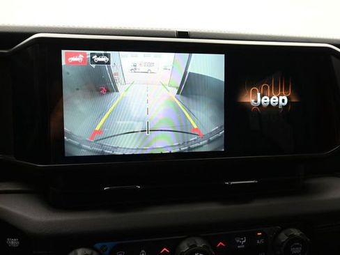 Used 2024 Jeep Wrangler Unlimited Rubicon AWD/4WD image 47