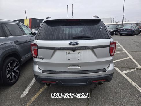 Used 2019 Ford Explorer XLT w/ Equipment Group 202A image 5
